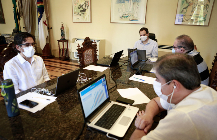 Encerrando o ciclo de encontros com os gestores municipais do estado, o governador tratou da regionalização do plano de retomada da economia. (Foto: Heudes Regis/SEI)
