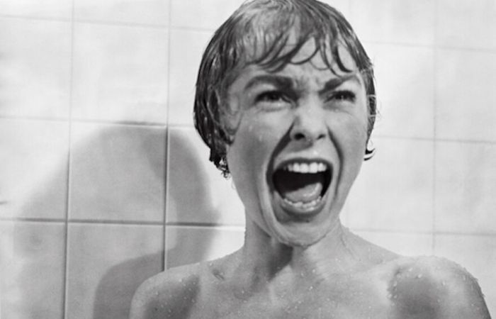 Cena do assassinato da secretria Marion Crane (papel de Janet Leigh)  uma das mais famosas do cinema (Foto: Universal Pictures)