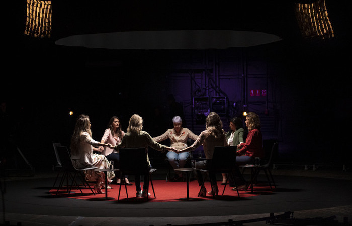 O primeiro episódio de Em nome de Deus estreia nesta terça-feira (23), às 23h15, na TV Globo (Foto: Mauricio Fidalgo/Globo
) O primeiro episódio de Em nome de Deus estreia nesta terça-feira (23), às 23h15, na TV Globo (Foto: Mauricio Fidalgo/Globo
)