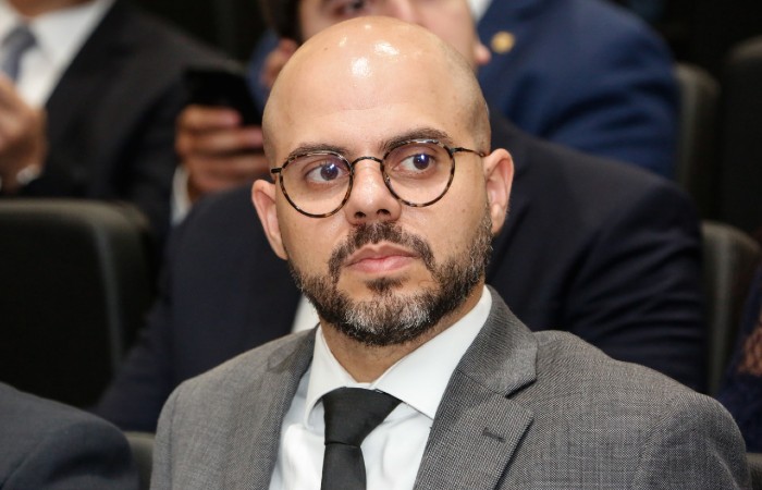 Romero Sales Filho citou processo licitatório na reunião plenária virtual desta terça-feira (30) (Foto: Alepe) Romero Sales Filho citou processo licitatório na reunião plenária virtual desta terça-feira (30) (Foto: Alepe)