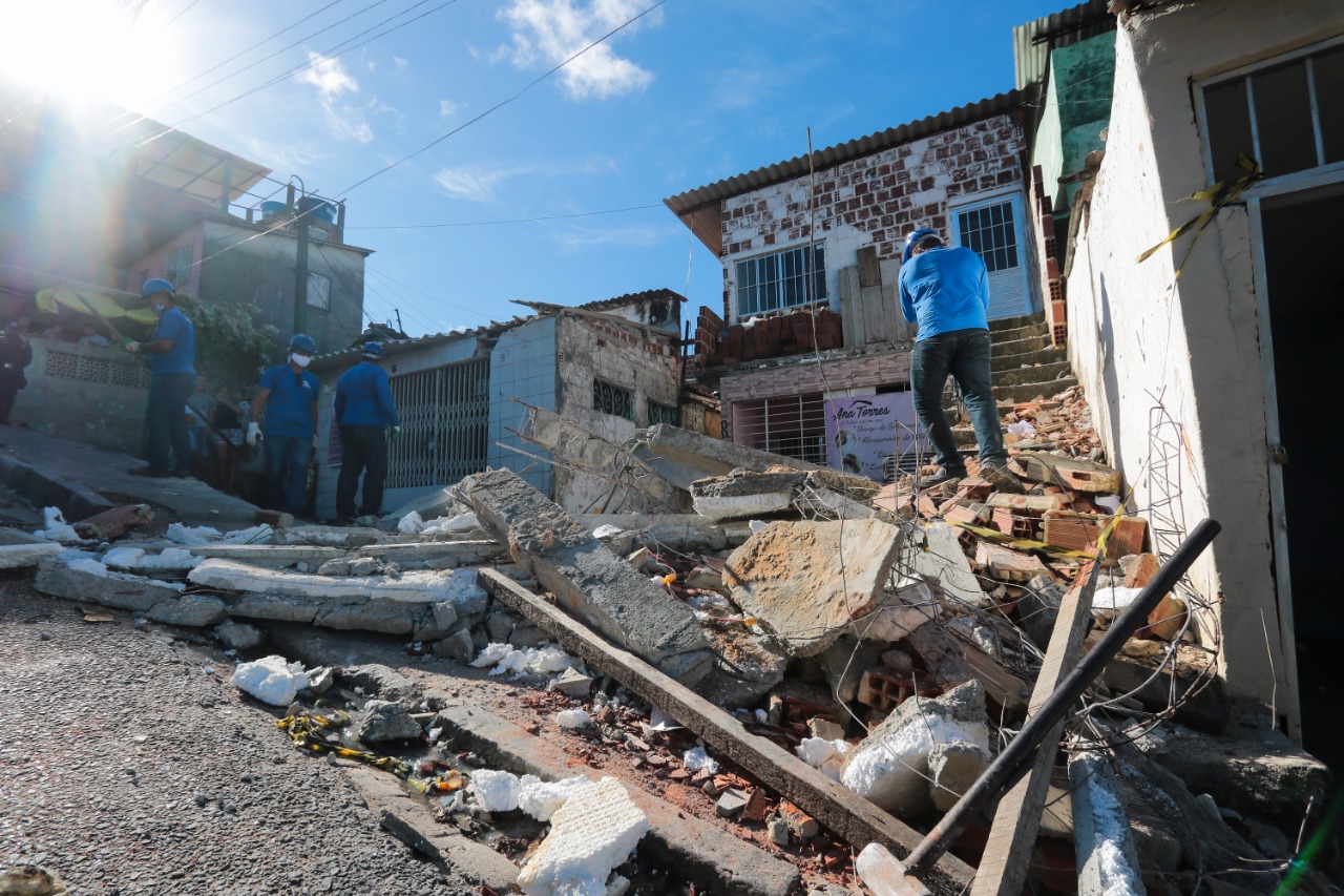 De acordo com a Defesa Civil, nenhum dos imóveis está com a estrutura comprometida. (Foto: Tarciso Augusto/Esp.DP) De acordo com a Defesa Civil, nenhum dos imóveis está com a estrutura comprometida. (Foto: Tarciso Augusto/Esp.DP)