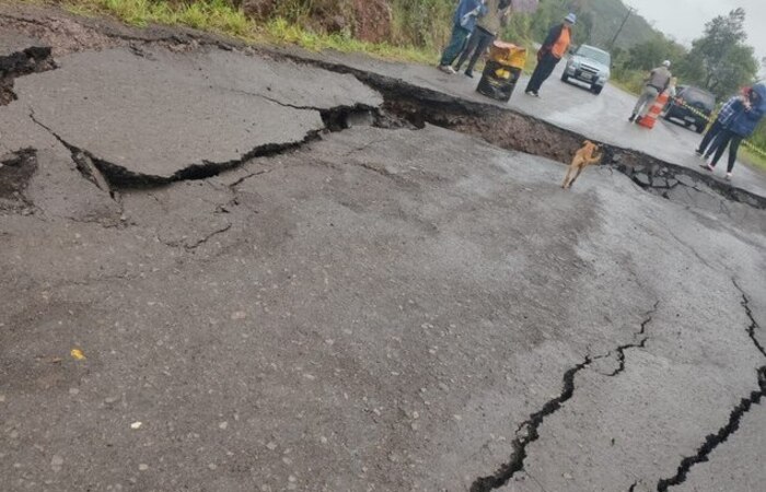 Rodovias tambm foram prejudicadas pelo temporal (Foto: Reproduo)