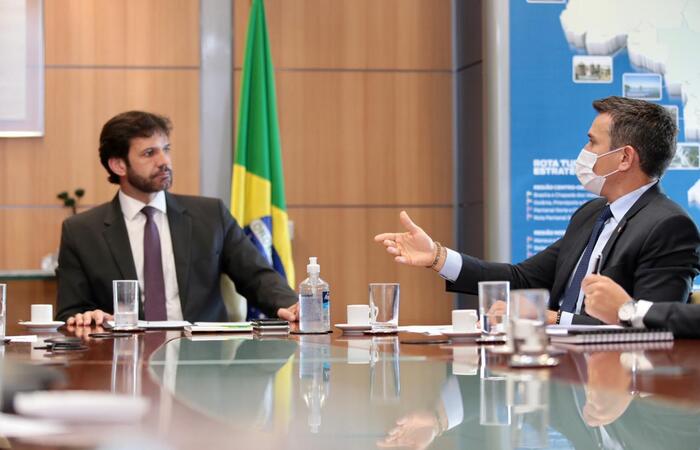 Carreras teve reunio com Marcelo lvaro, ministro do Turismo. (Foto: Genilson Frazo/Divulgao)