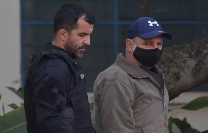 Queiroz foi preso no dia 18 em Atibaia, no interior de São Paulo, e já deixou o presídio para cumprir pena em casa (Foto: Nelson Almeida/AFP) Queiroz foi preso no dia 18 em Atibaia, no interior de São Paulo, e já deixou o presídio para cumprir pena em casa (Foto: Nelson Almeida/AFP)