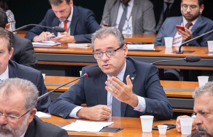 (O deputado Danilo Cabral defende a mobilização da sociedade. Foto: Chico Ferreira/Divulgação) (O deputado Danilo Cabral defende a mobilização da sociedade. Foto: Chico Ferreira/Divulgação)