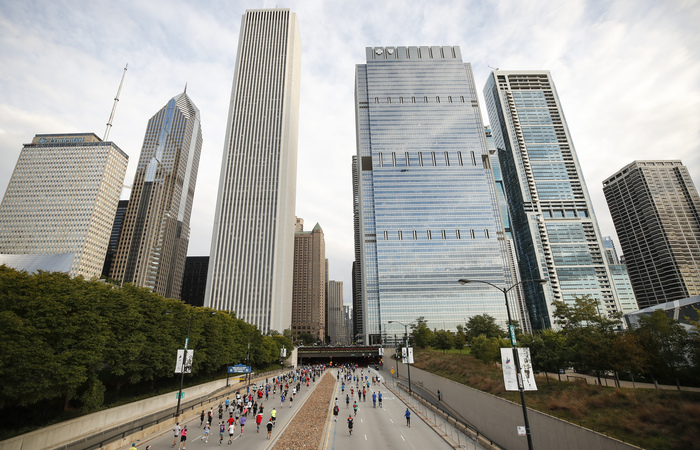 A Maratona de Chicago  uma das seis maiores do mundo (Foto: Kamil Krzaczynski/AFP)