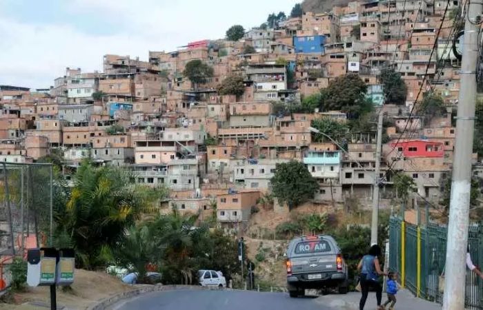 Qual é a maior favela de MG?