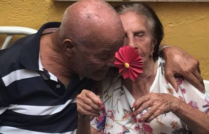 O marido de Rosa, Edvaldo, de 93 anos, tambm foi infectado pela doena aps a alta da idosa (Foto: Arquivo pessoal)