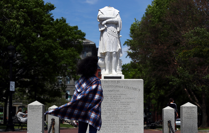 Em Boston, uma estátua de Cristóvão Colombo chegou a ser decapitada em junho (Foto: Tim Bradbury/AFP
) Em Boston, uma estátua de Cristóvão Colombo chegou a ser decapitada em junho (Foto: Tim Bradbury/AFP
)