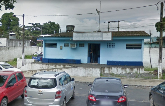 Possíveis vítimas do homem devem procurar a Delegacia do Cabo, na BR-101, para fazer o reconhecimento. (Foto: Reprodução/Google Street View.)