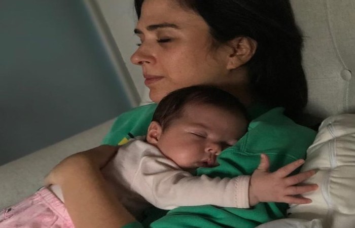 A artista continuou seu texto criticando mulheres que julgam a forma que outras mães cuidam dos próprios filhos. (Foto: Reprodução Instagram) A artista continuou seu texto criticando mulheres que julgam a forma que outras mães cuidam dos próprios filhos. (Foto: Reprodução Instagram)