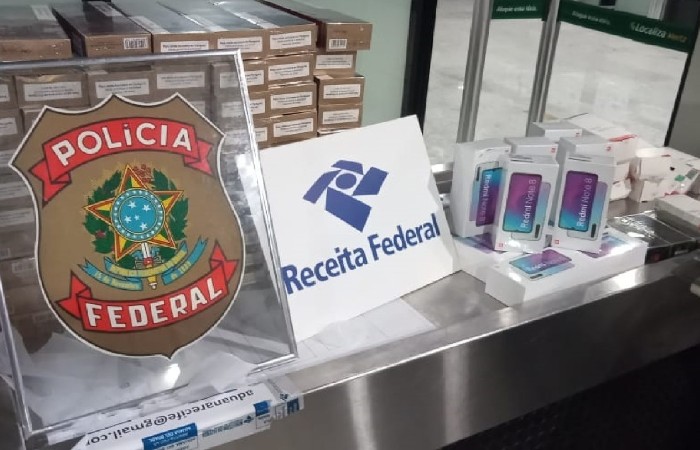 Celulares e cigarros estavam com homem que vinha de So Paulo (Foto: PF / Divulgao)