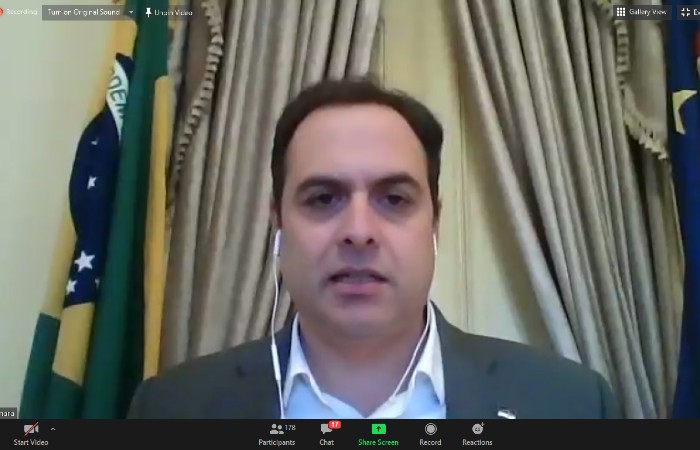 Paulo Câmara participou de reunião com prefeitos pernambucanos sobre a volta às aulas em meio à pandemia (Foto: Ascom / Amupe) Paulo Câmara participou de reunião com prefeitos pernambucanos sobre a volta às aulas em meio à pandemia (Foto: Ascom / Amupe)