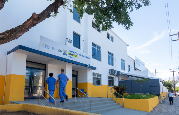 Um dos hospitais de campanha da Prefeitura do Recife fica localizado na Rua da Aurora. (Foto: Cristiana Dias/PCR.)