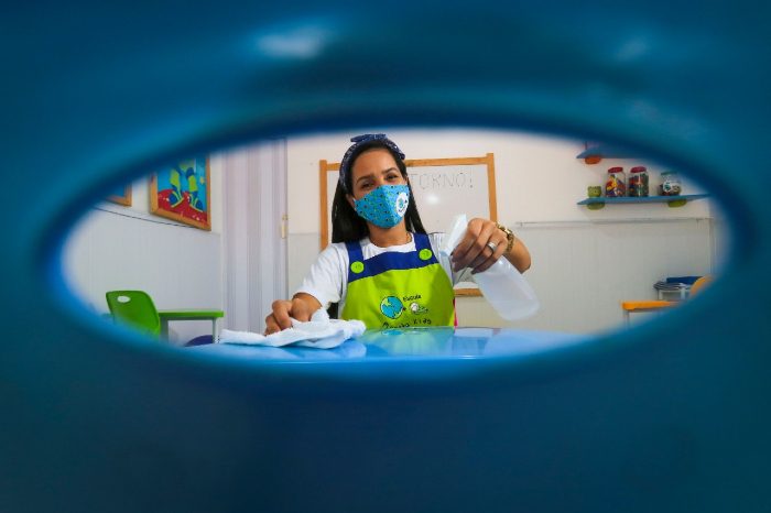 Escolas mantm rotina de preparao para receber os estudantes. (Foto: Tarciso Augusto/Esp.DP)