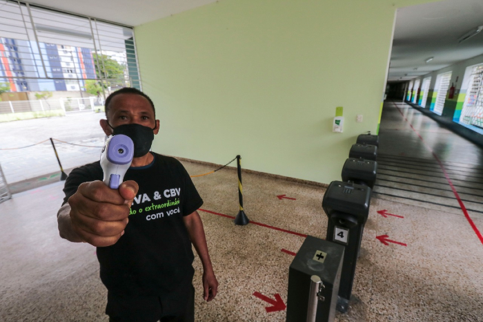 Colgio Boa Viagem vai aferir temperatura dos estudantes. (Foto: Tarciso Augusto/Esp.DP)