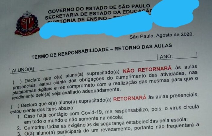 Confusão de pais na saída de escola termina na delegacia