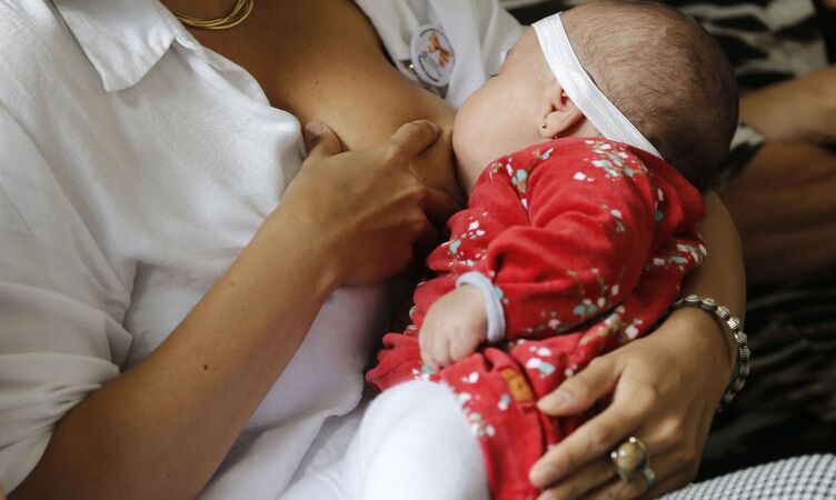 Estudos indicam que leite humano no transmite a doena (Fernando Frazo/ Agncia Brasil)