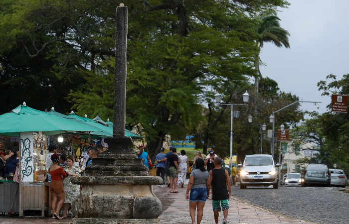 A obra, tombada pelo Iphan, foi construda em calcrio. (Foto: Leandro de Santana/Esp. DP.)