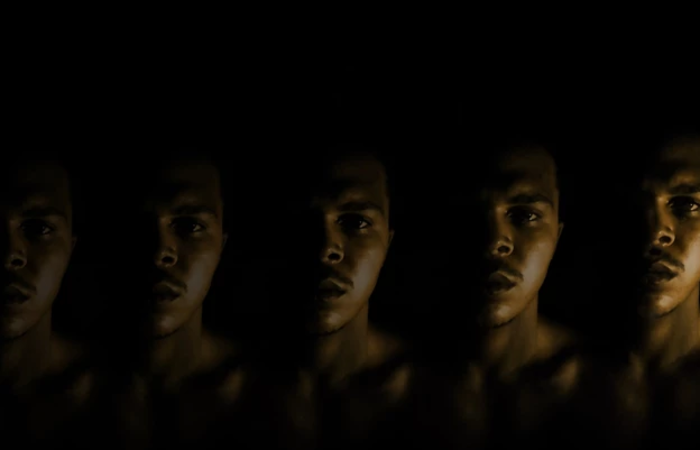 Entre os trabalhos de fotografias está De Khalo mas não me calo porque na arte que falo, de Thiago Souza. (Foto: Reprodução/NaPerifa) Entre os trabalhos de fotografias está De Khalo mas não me calo porque na arte que falo, de Thiago Souza. (Foto: Reprodução/NaPerifa)