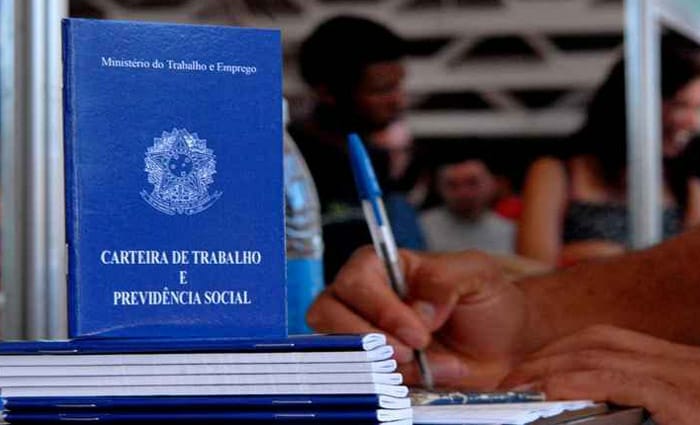  Em Pernambuco, de acordo com o Cadastro Geral de Empregados e Desempregados (Caged), houve o crescimento, nos ltimos 18 meses, de pelo menos 15 atividades referentes a estas reas quanto ao nvel superior. Quando a questo  o nvel mdio, oito.
 (Foto: Marcelo Casall Jr. / Agncia Brasil)
