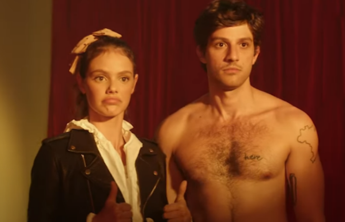 Laura Neiva e Chay Suede no novo clipe de Manu Gavassi. (FOTO: REPRODUÇÃO) Laura Neiva e Chay Suede no novo clipe de Manu Gavassi. (FOTO: REPRODUÇÃO)