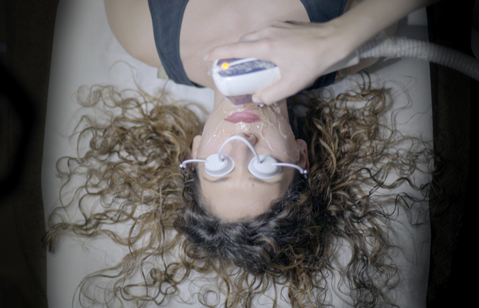 O premiado longa Normal, de Adele Tulli, é um dos filmes inéditos que serão exibidos no festival (Foto: Divulgação
) O premiado longa Normal, de Adele Tulli, é um dos filmes inéditos que serão exibidos no festival (Foto: Divulgação
)