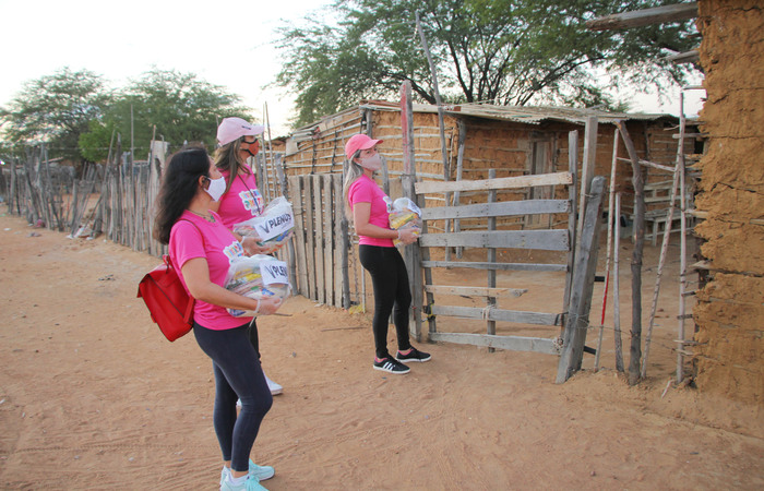 A ação solidária foi realizada de porta em porta e os moradores do acampamento, que sobrevivem de trabalhos informais na zona rural (Divulgação) A ação solidária foi realizada de porta em porta e os moradores do acampamento, que sobrevivem de trabalhos informais na zona rural (Divulgação)