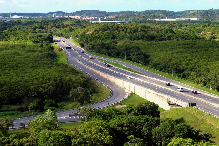Cerca de 75 mil veículos devem trafegar pela Rota do Atlântico durante o primeiro feriado com as praias e comércio abertos durante a pandemia. (Foto: Danielle Coutinho/Suape.) Cerca de 75 mil veículos devem trafegar pela Rota do Atlântico durante o primeiro feriado com as praias e comércio abertos durante a pandemia. (Foto: Danielle Coutinho/Suape.)