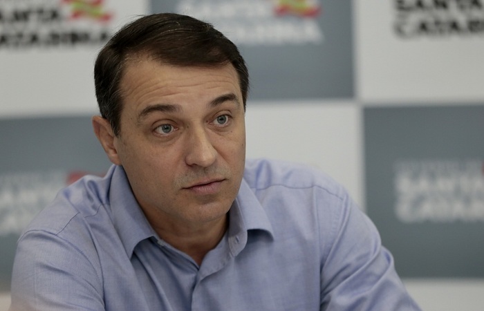 Governador de Santa Catarina aciona STF sobre rito de ...