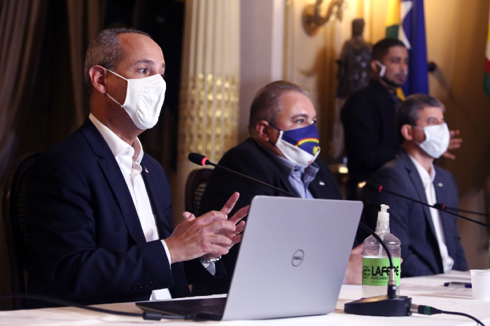 Volta às aulas foi detalhada em coletiva de imprensa nesta segunda-feira (21).  (Foto: Aluísio Moreira/SEI/Divulgação)