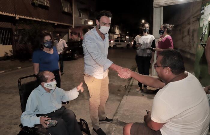 (O candidato andou pelo bairro para ouvir demandas dos moradores. Foto: Costa Neto/Divulgação) (O candidato andou pelo bairro para ouvir demandas dos moradores. Foto: Costa Neto/Divulgação)