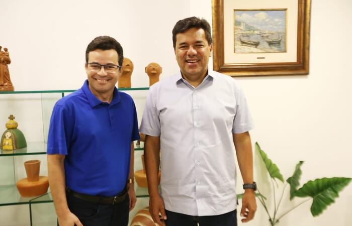  (Mendona Filho e o Pastor Jairinho. Foto: Guga Matos/Divulgao)