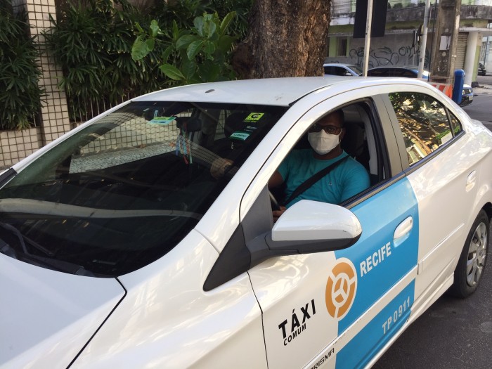 O taxista Tiago Henrique, 28, s trabalhou para dois clientes no perodo de rgido isolamento social. ((Gabriel Incio/Esp. DP))