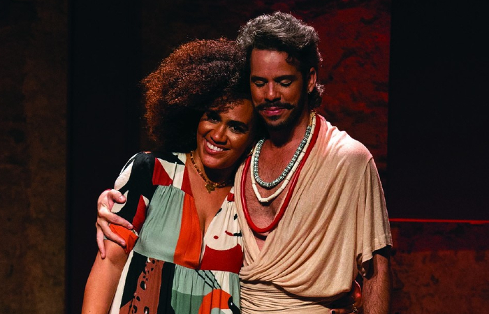Mariene Castro e Almrio durante show da turn Acaso Casa Ao Vivo (Foto: Renan Olivetti/Divulgao)