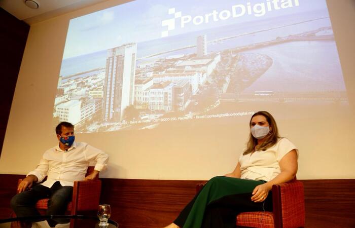  (A candidata do PT foi recebida pelo presidente do Porto Digital, Pierre Lucena. Foto: Divulgao)