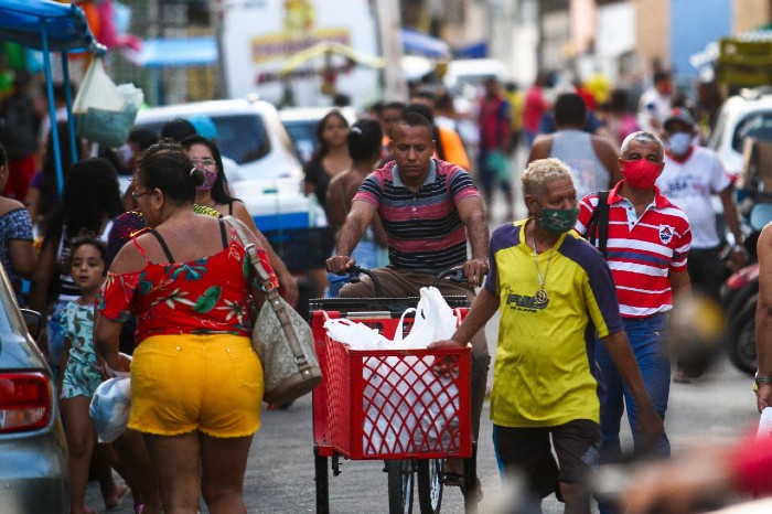 Movimentação em Boa Viagem e Água Fria, nesta sexta-feira (02). (Fotos: Bruna Costa / Esp. DP FOTO) Movimentação em Boa Viagem e Água Fria, nesta sexta-feira (02). (Fotos: Bruna Costa / Esp. DP FOTO)
