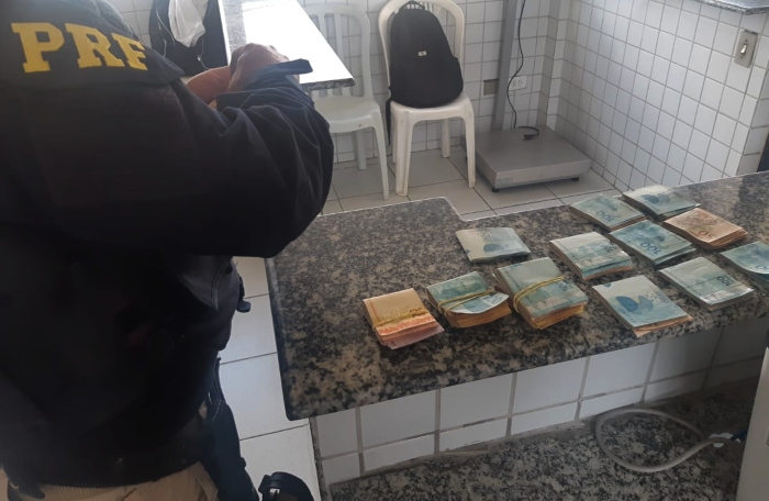 Veículo havia sido roubado em janeiro de 2018 no Recife.
 (Foto: Reprodução/PRF.)