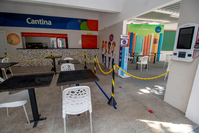 Cantina do Colégio Núcleo tem sistema de pagamento virtual ou por aproximação para evitar manipulação de cédulas. (Foto: Fernando Alves/Divulgação) Cantina do Colégio Núcleo tem sistema de pagamento virtual ou por aproximação para evitar manipulação de cédulas. (Foto: Fernando Alves/Divulgação)