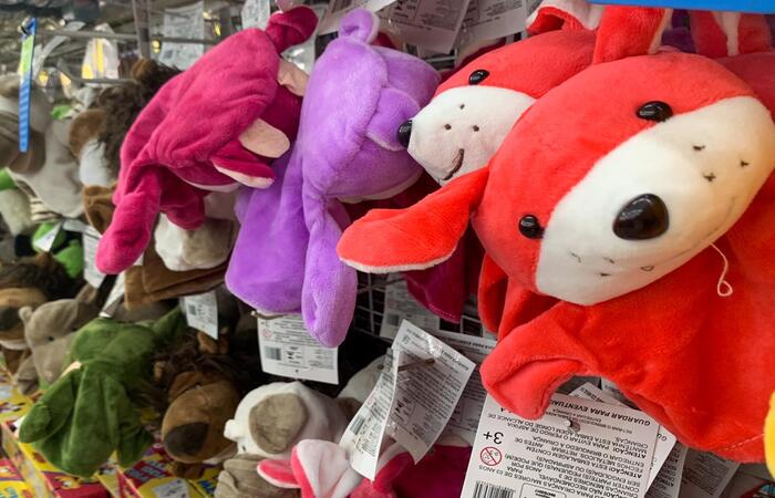 Ao comprar um brinquedo, fique atento ao selo de certificação do Inmetro. (Foto: Thays Martins/ DP) Ao comprar um brinquedo, fique atento ao selo de certificação do Inmetro. (Foto: Thays Martins/ DP)