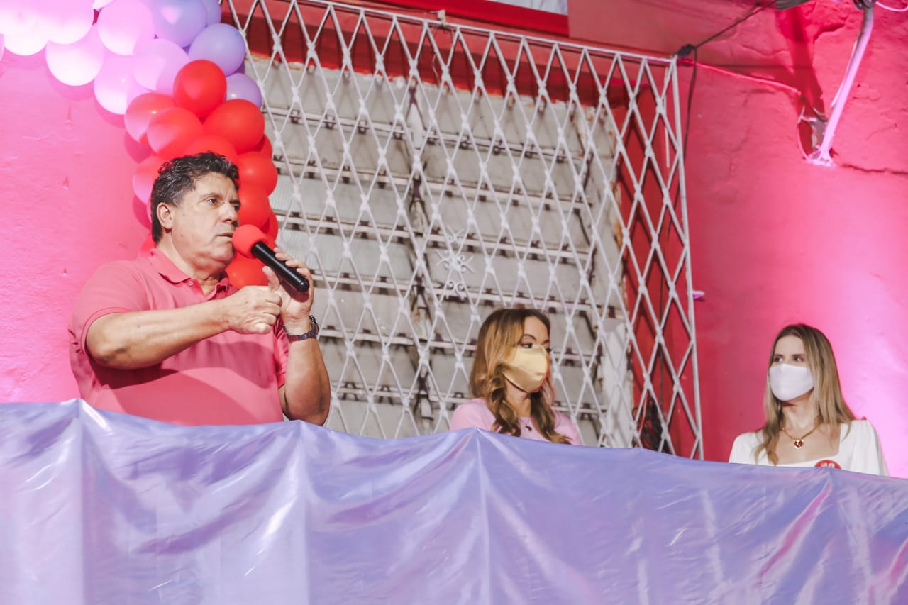 Lula Cabral (PSB) ao lado da Vice, Edna Gomes, e da Deputada Fabíola Cabral. (Divulgação) Lula Cabral (PSB) ao lado da Vice, Edna Gomes, e da Deputada Fabíola Cabral. (Divulgação)