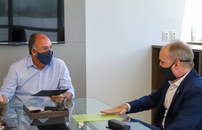  FBC esteve reunido com reitores de universidades pernambucanas.
 (Foto: Instagram/Reproduo)