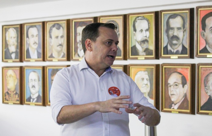 O candidato a Prefeitura do Recife fez uma visita  sede do Diario de Pernambuco. (Foto: Sandy James/Esp.DP FOTO)