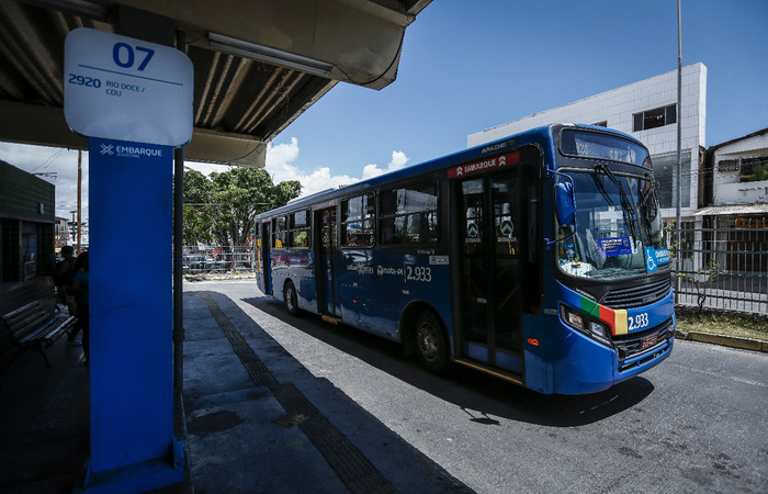 A famosssima linha Rio Doce/CDU usada pelos alunos Federal e imortalizada at no cinema, no  mais a mesma desde maro, quando as aulas pararam na UFPE (Paulo Paiva / DP)