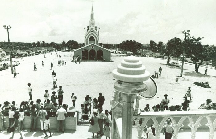 Pátio da igreja do Morro nos anos 70. (Foto: Arquivo DP) Pátio da igreja do Morro nos anos 70. (Foto: Arquivo DP)