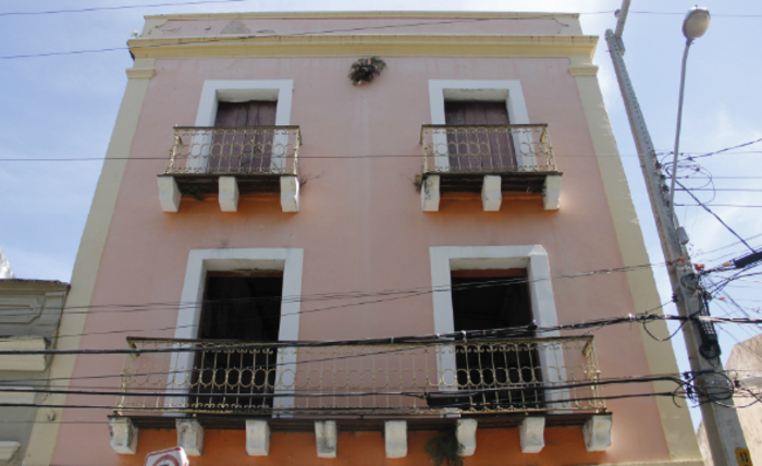 Sobrado de trs andares est sendo inserido em Zona Especial de Preservao do Patrimnio Histrico e Cultural (Foto: Debora Rosa/Esp.DP/D.A.Press)