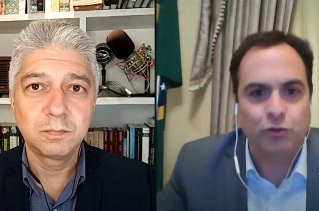 Paulo Câmara foi entrevistado pelo jornalista Rhaldney Santos. (Foto:YouTube/Reprodução)