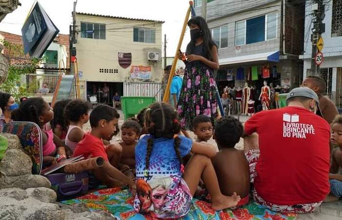 A voluntria Magda Alves no Piquenique Literrio. (Fiona Forte/Divulgao)