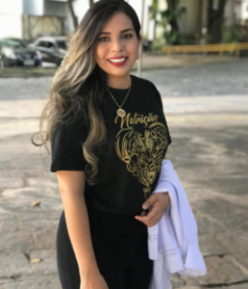 A nutricionista Cristiane Barros, 22, sentiu na pele a solidão provocada pelo isolamento (Foto: Cortesia) A nutricionista Cristiane Barros, 22, sentiu na pele a solidão provocada pelo isolamento (Foto: Cortesia)