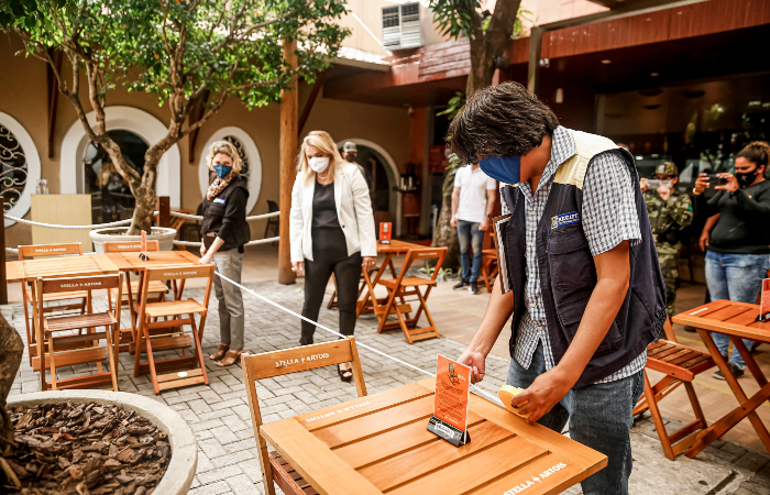  (Segmento de restaurantes foi um dos que tiveram forte reduo no movimento / Foto: Andra Rgo Barros/PCR)